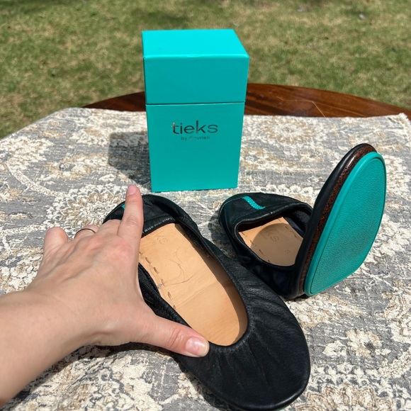 Tieks Matte Black Ballet Flats - Size 8 - Picture 3 of 16